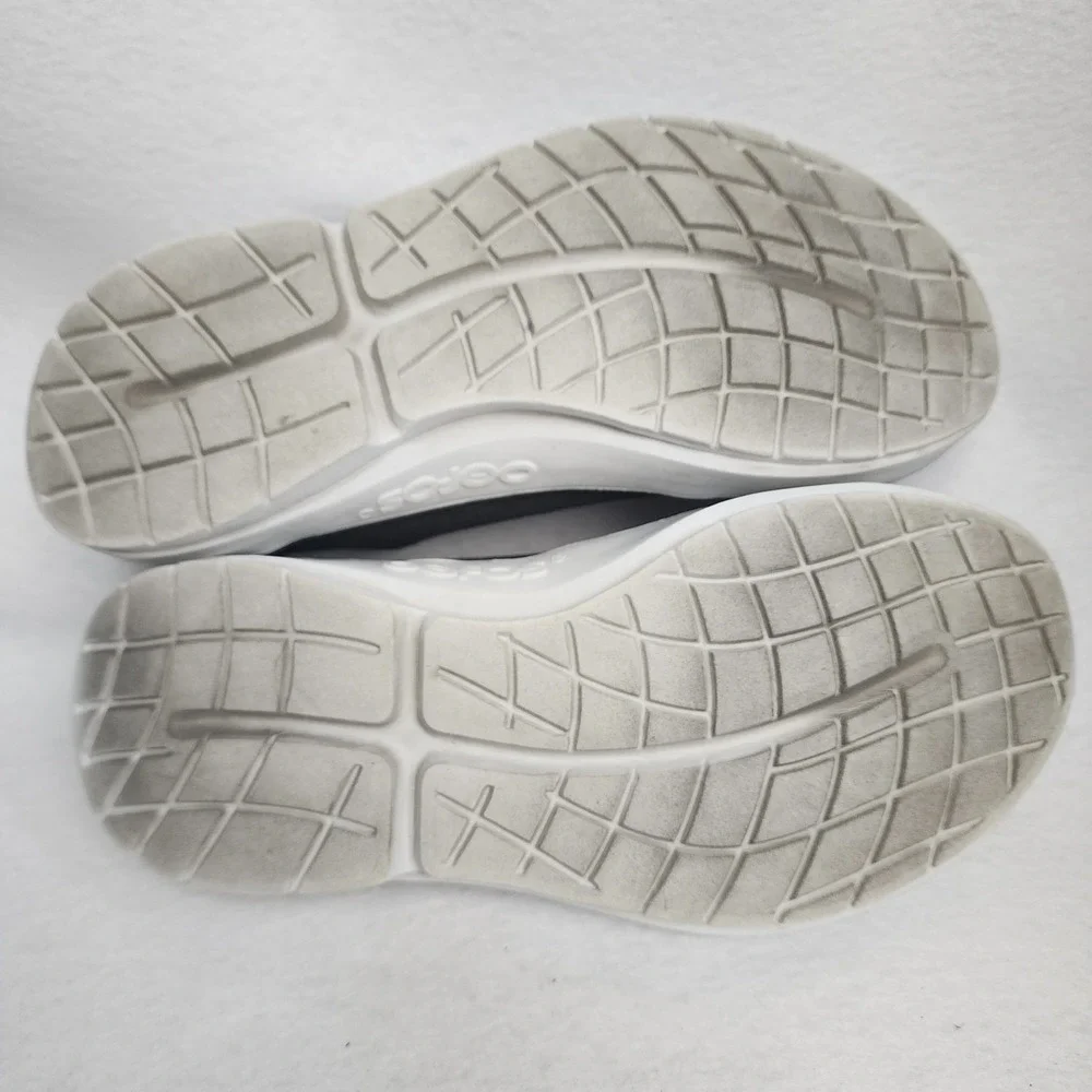 OOFOS Eezee Low Slip On Sneaker Womens 10 Black Fabric Rubber Sole Comfort